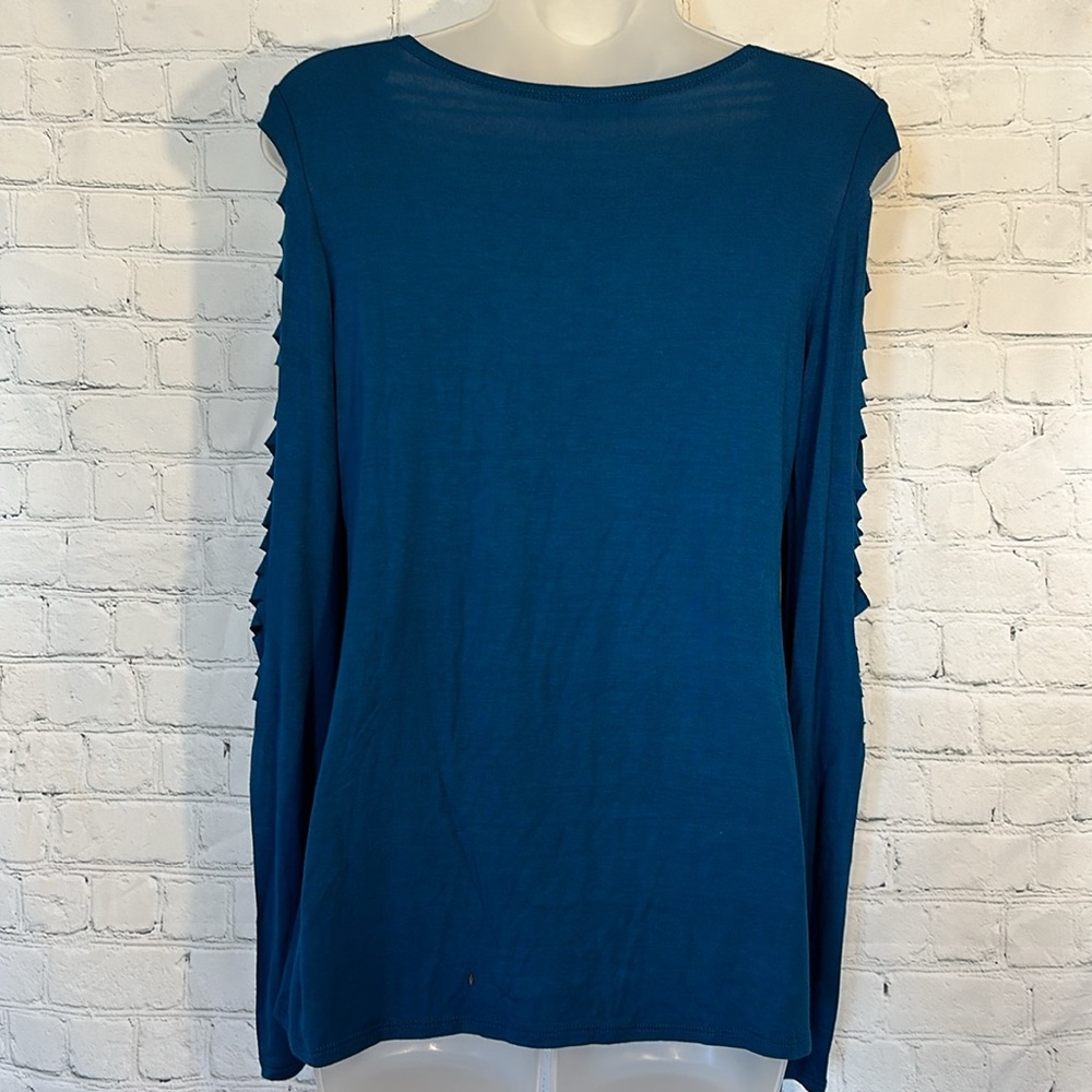 Blumin Apparel shredded top - Picture 5 of 7